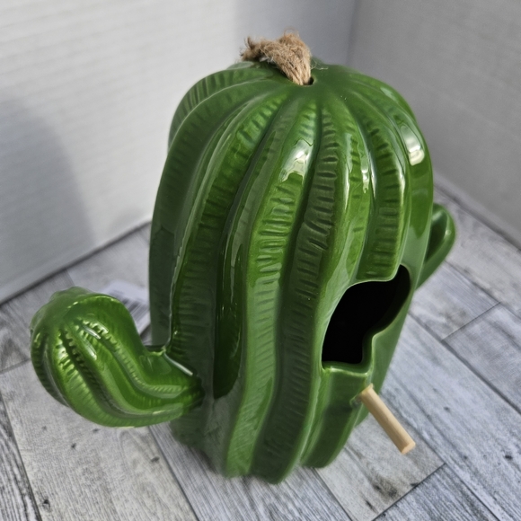 Green Cactus Birdhouse BRAND NEW Bird Feeder - Picture 12 of 13